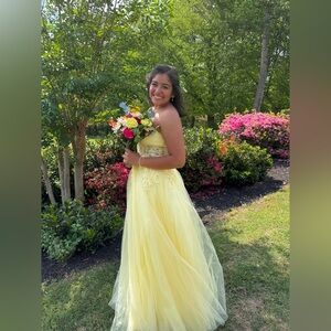 Elegant Yellow Strapless Gown